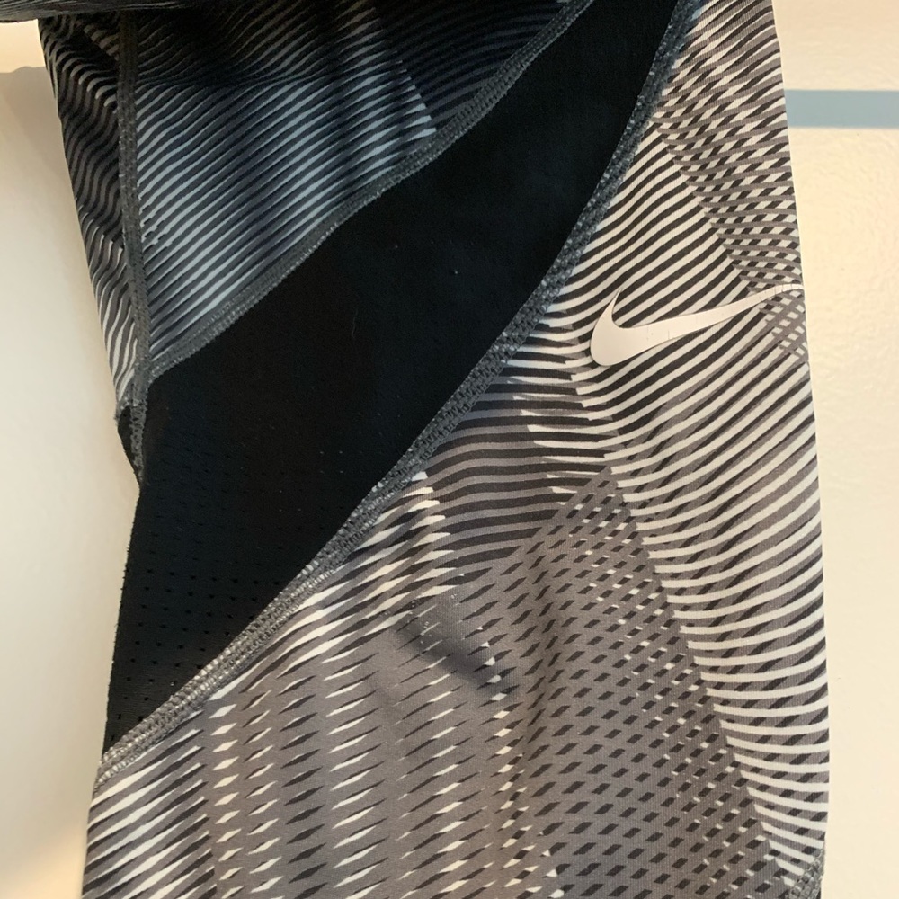 Nike Cropped Leggings